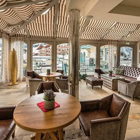 Alpenrose Leading Family & 4*