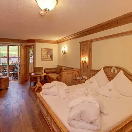 Alpenrose Leading Family & 4*