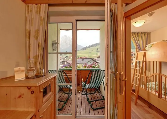 Alpenrose Leading Family &