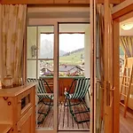 Alpenrose Leading Family &